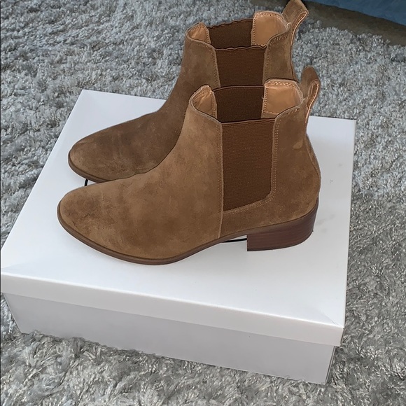Steve Madden Shoes - Steve Madden brown booties